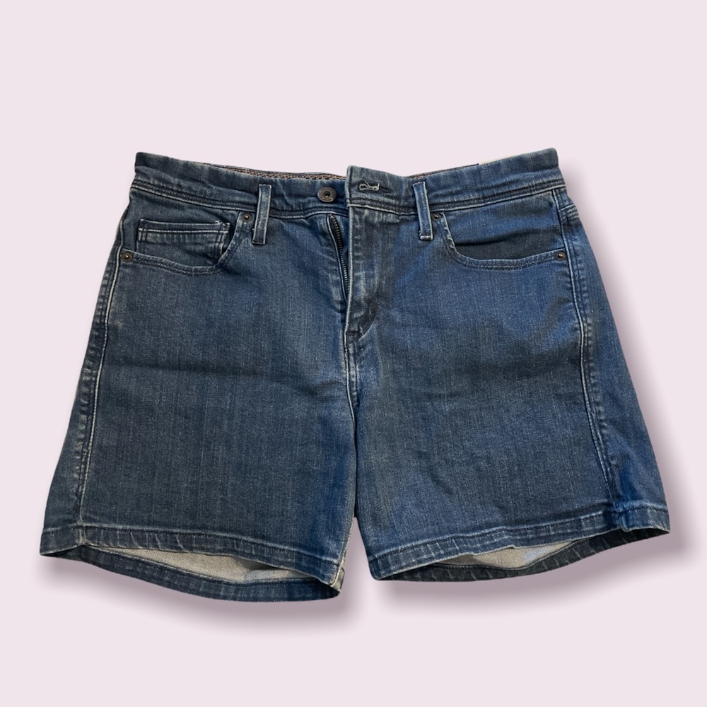 Dark Wash Levi’s Shorts